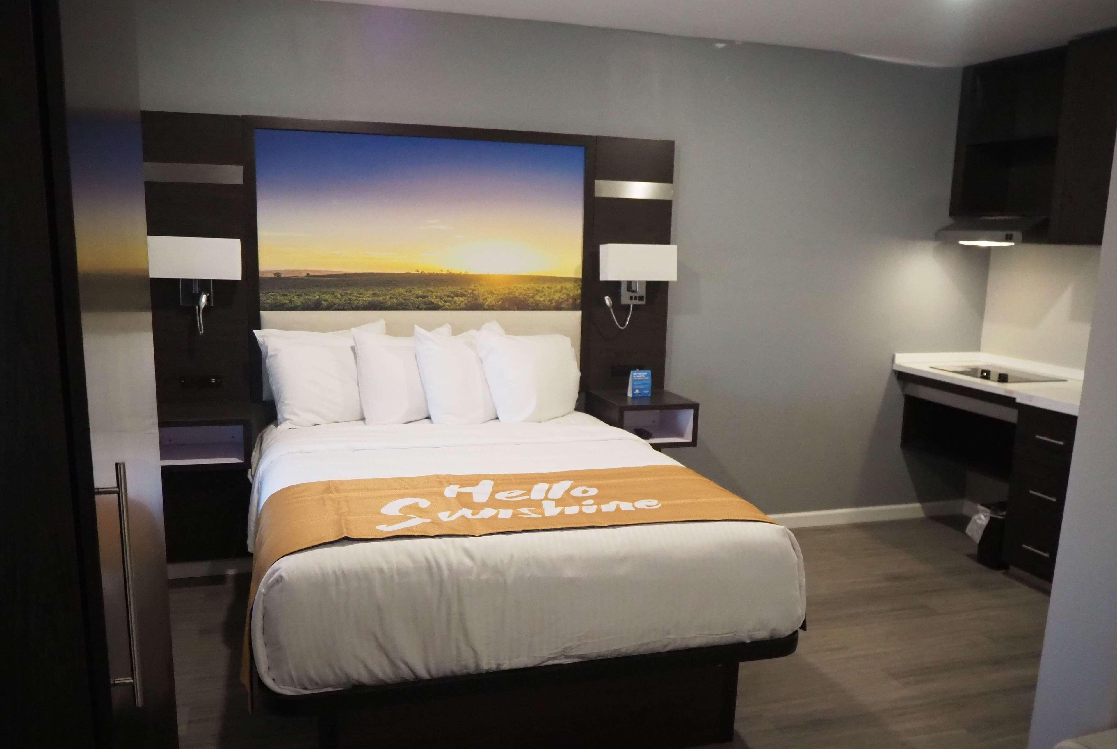 Days Inn By Wyndham Galt - Elk Grove South Dış mekan fotoğraf