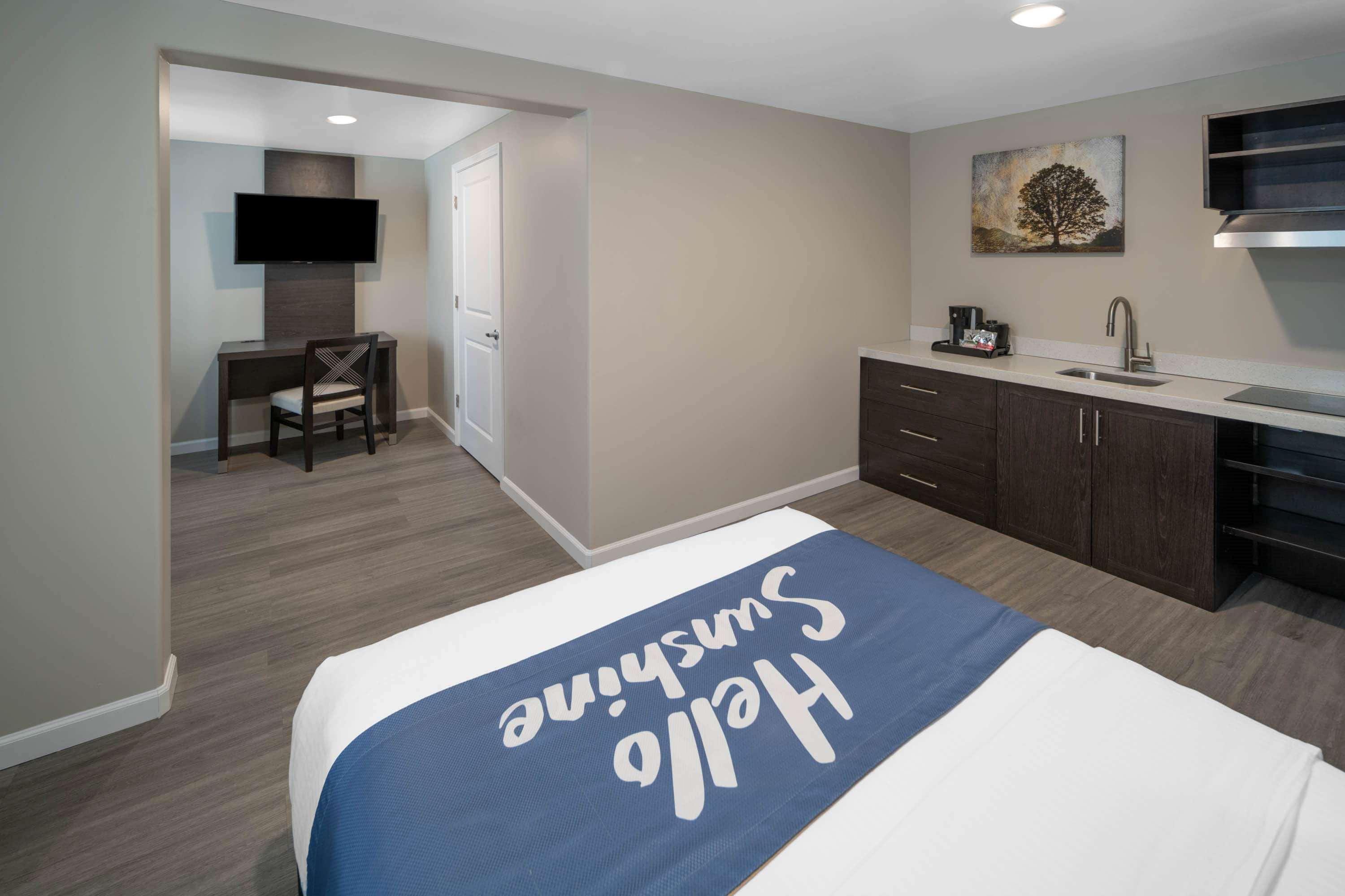 Days Inn By Wyndham Galt - Elk Grove South Dış mekan fotoğraf