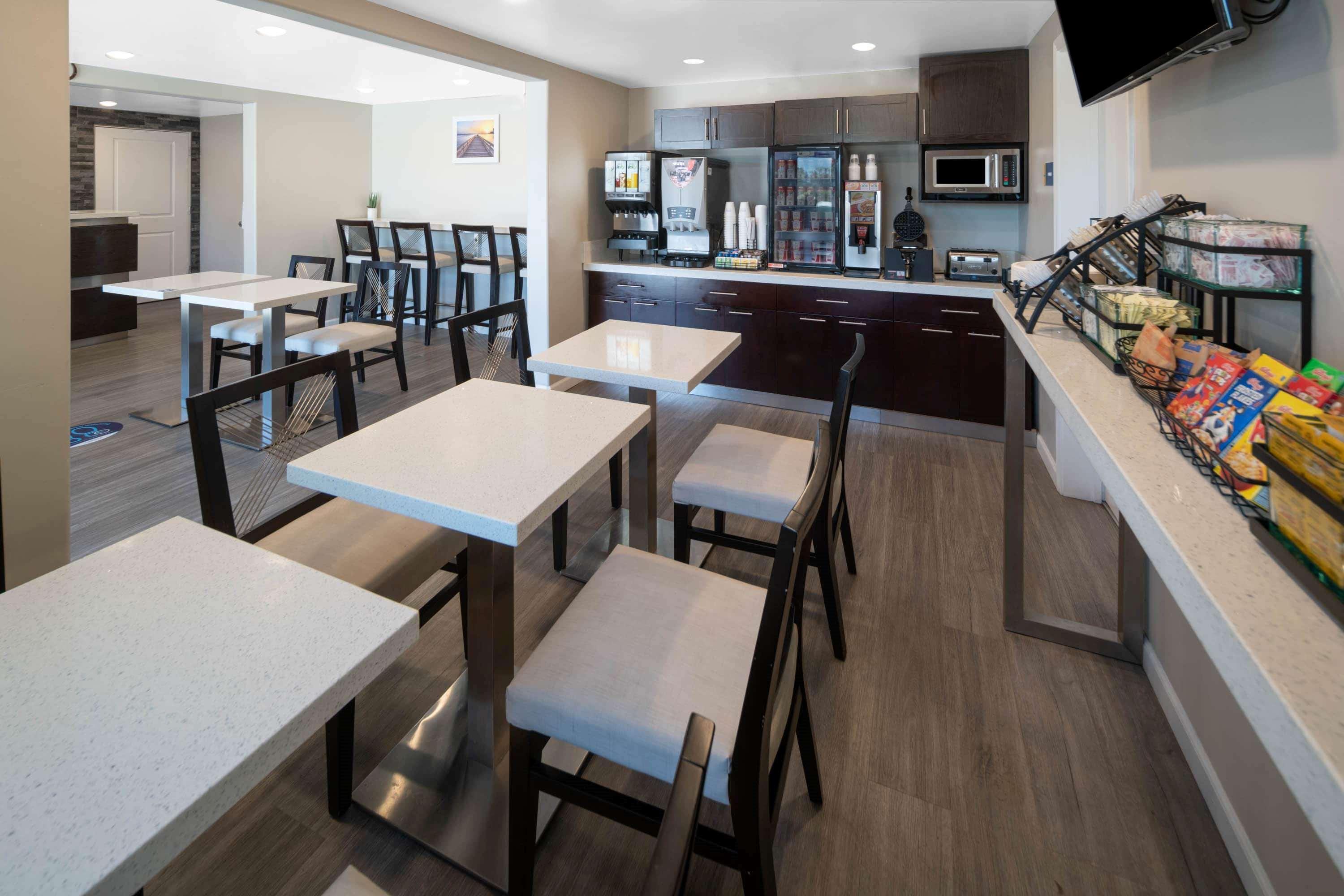 Days Inn By Wyndham Galt - Elk Grove South Dış mekan fotoğraf