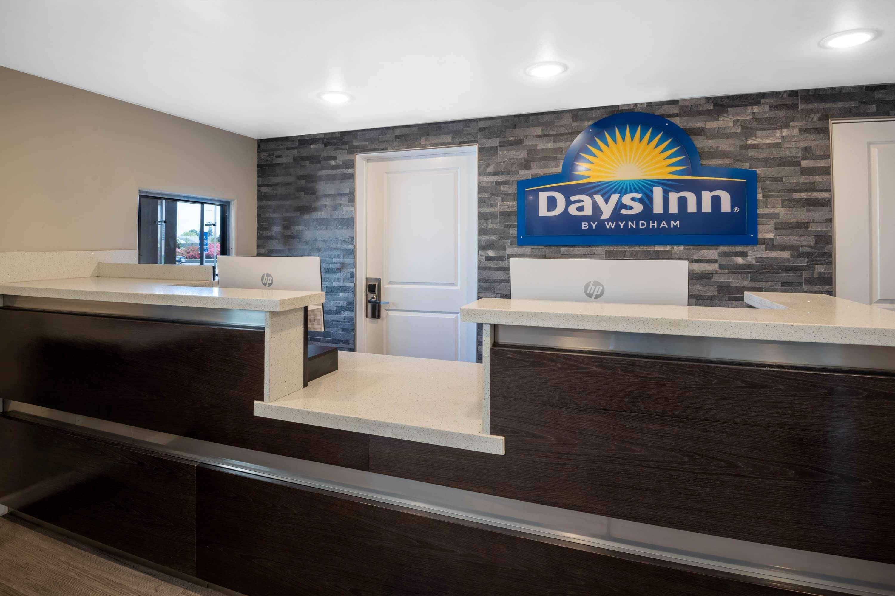 Days Inn By Wyndham Galt - Elk Grove South Dış mekan fotoğraf